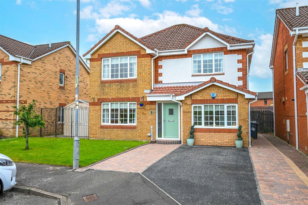 Property photo 2 of 32