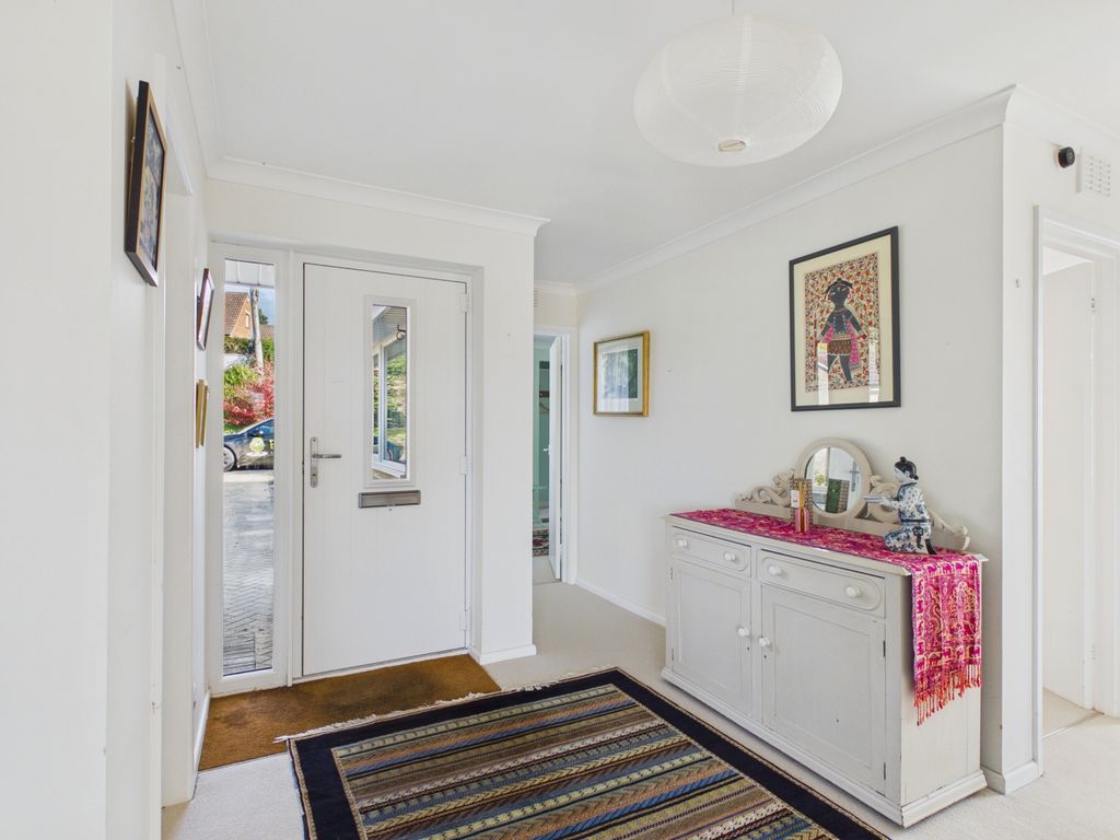 Property photo 2 of 17 Entrance Hall