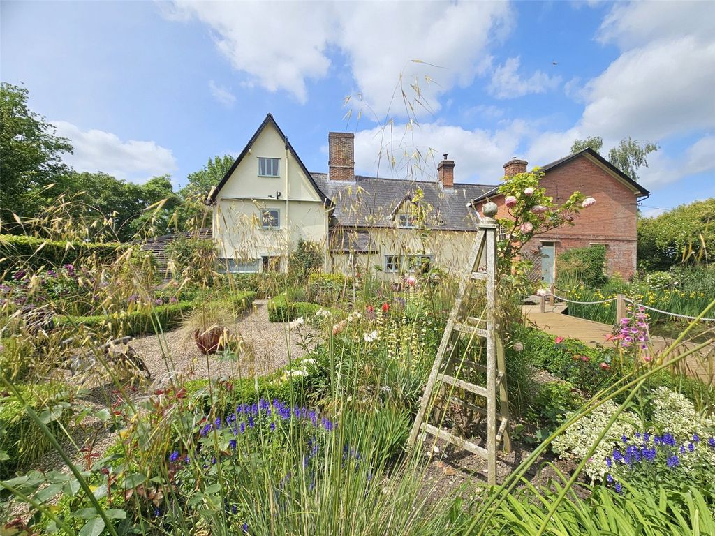 Property photo 3 of 30 Gardens