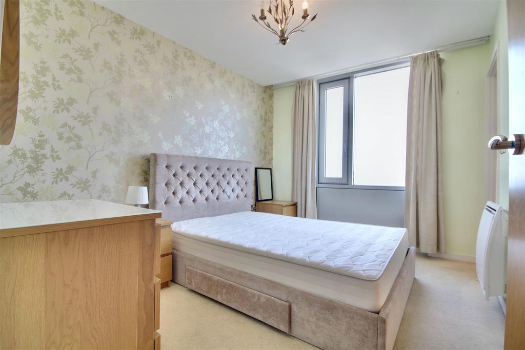 Property photo 3 of 18 57A4C78E-3A5D-4E16-Ab90-3D96318Bd6Ac_1_201_A.Jpeg