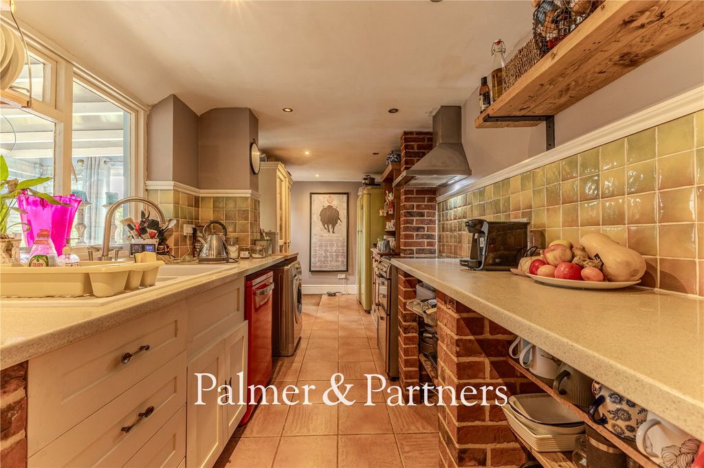 Property photo 3 of 21 Picture No. 24