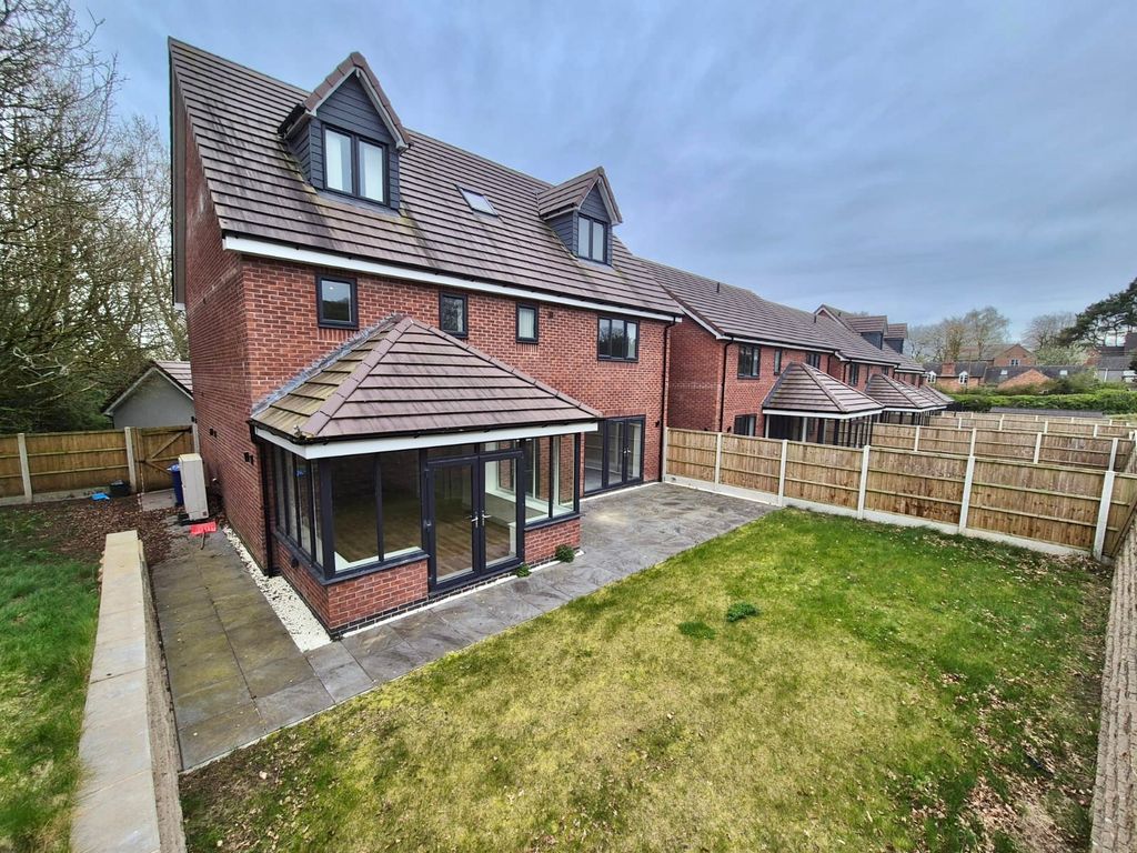 Property photo 2 of 33