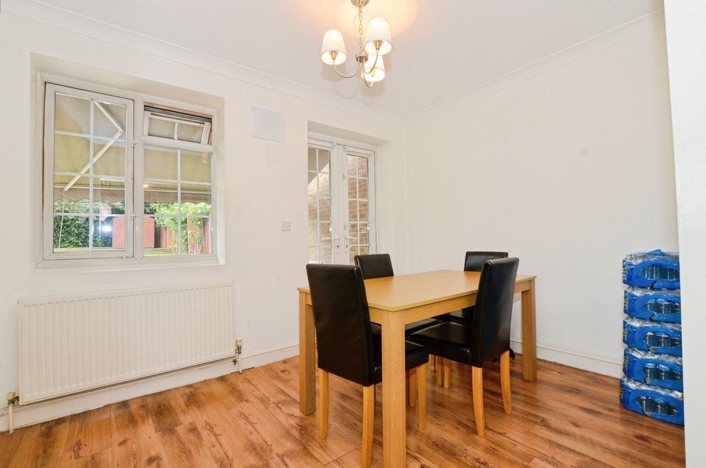 Property photo 2 of 20 Dining Area