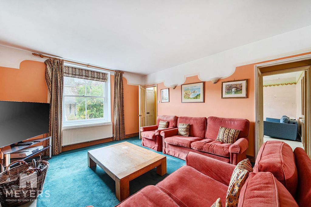 Property photo 2 of 22