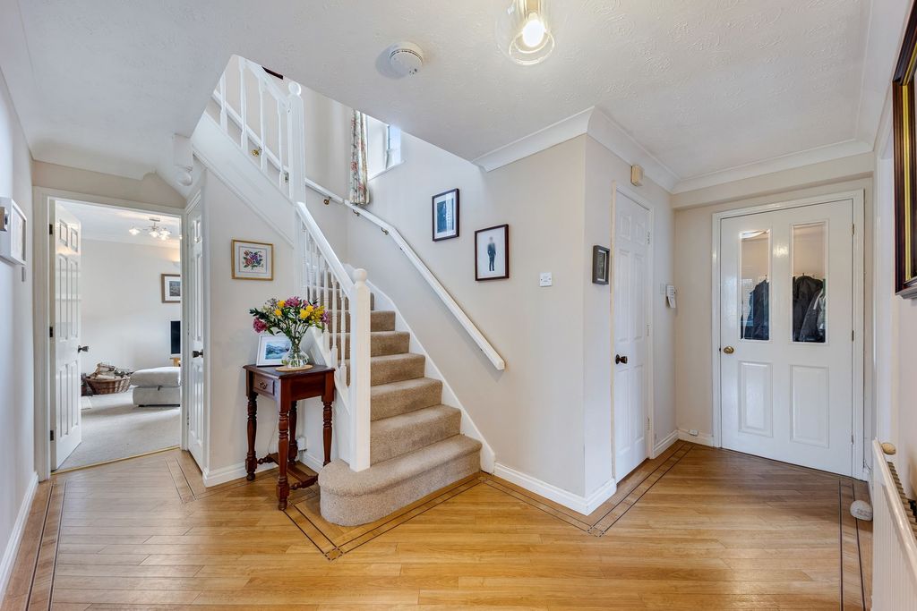 Property photo 3 of 33