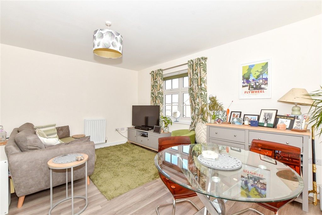 Property photo 2 of 11 Kitchen/Lounge/Diner