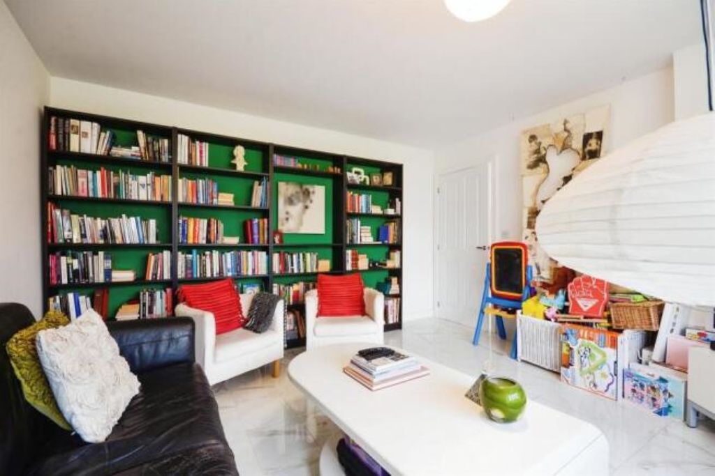 Property photo 3 of 15