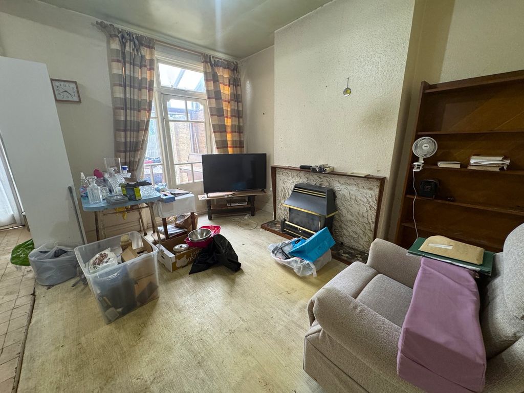 Property photo 3 of 16