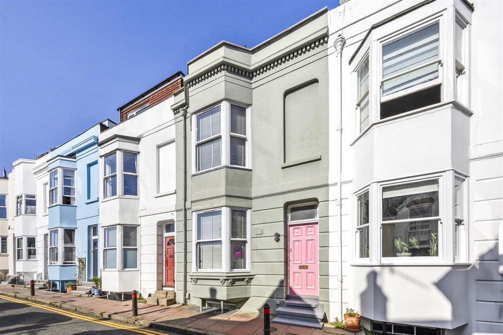 Property photo 1 of 18 St. Nicholas Road, 24-020_1.Jpg