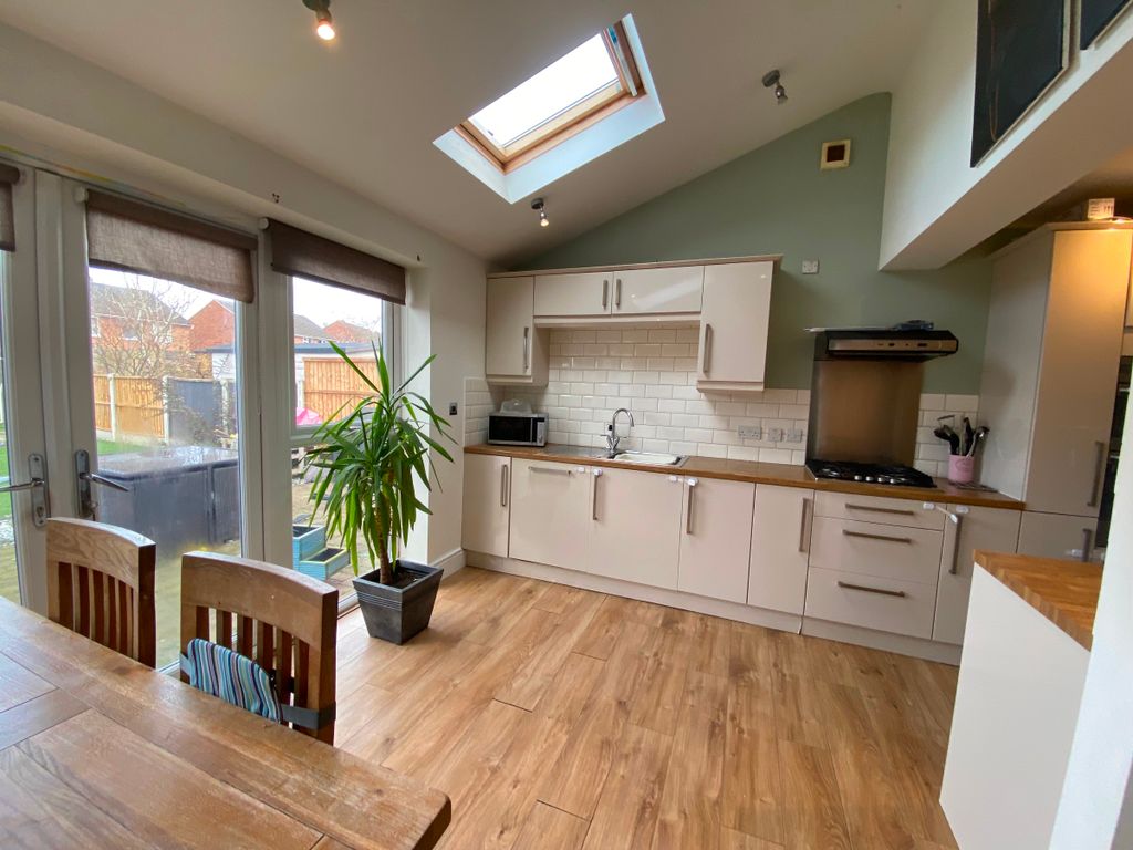 Property photo 2 of 21