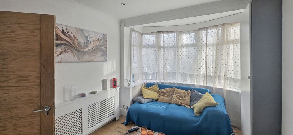 Property photo 2 of 24