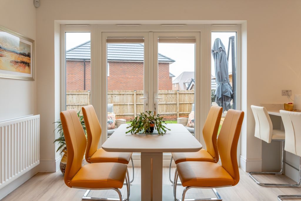 Property photo 3 of 34 Hen Chwarel Drive-16