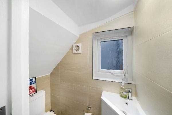 Property photo 2 of 8 Guest Claokroom
