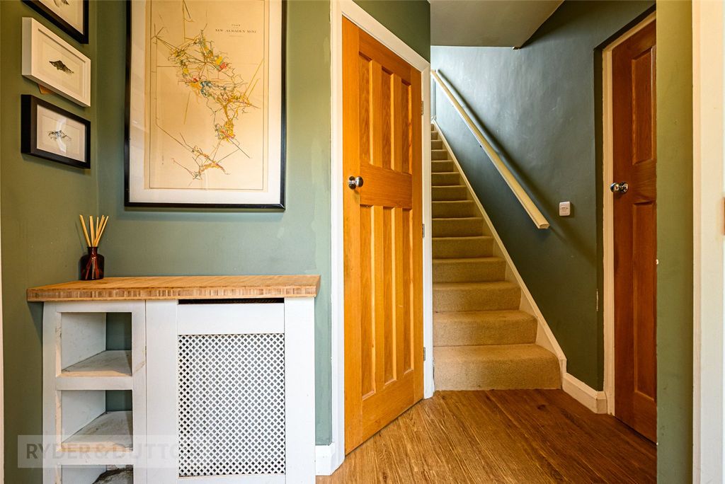 Property photo 2 of 27 Hallway