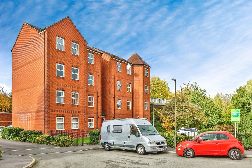 Property photo 2 of 17