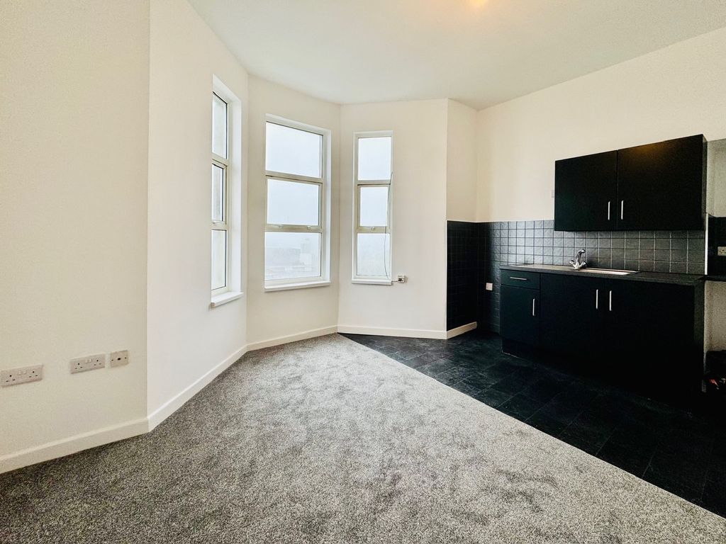 Property photo 2 of 6 Fullsizerender