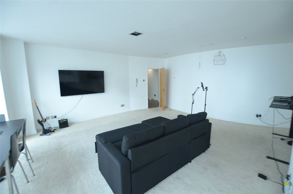 Property photo 3 of 10 Picture No. 07