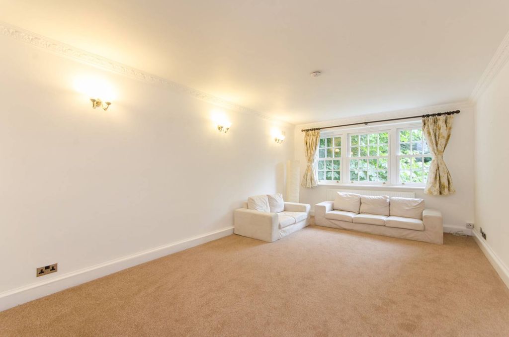 Property photo 3 of 5