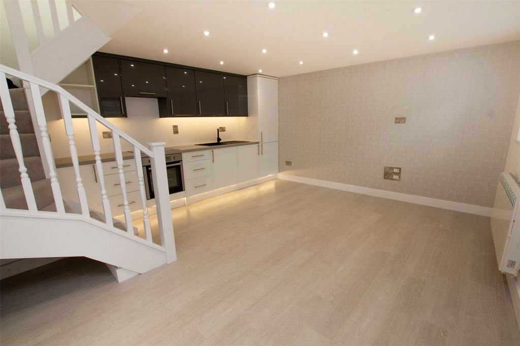 Property photo 2 of 6 Living Area