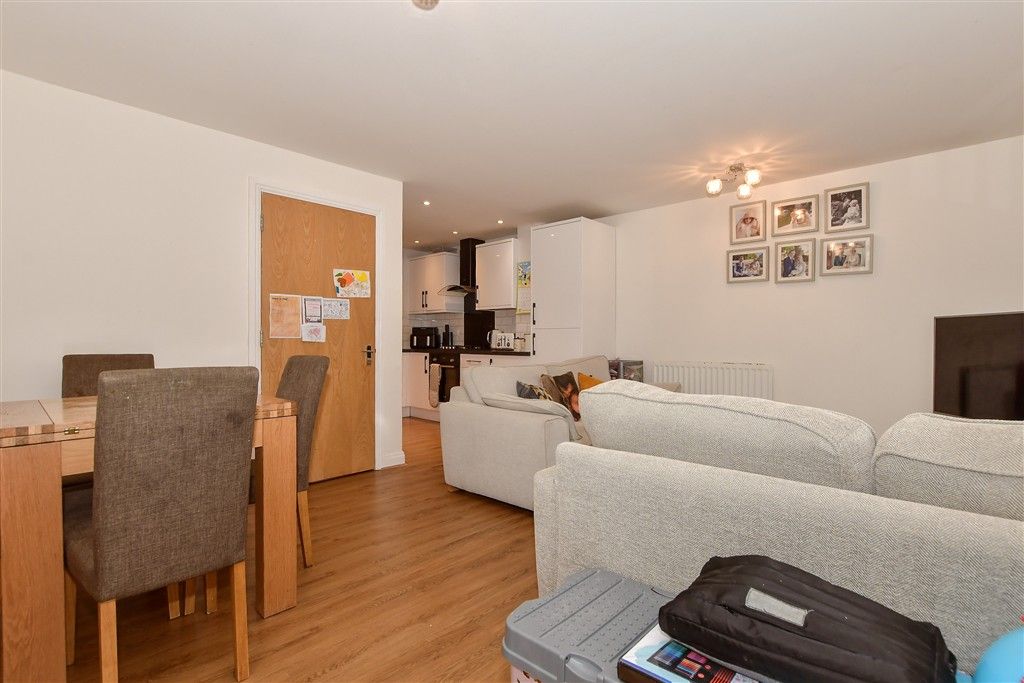 Property photo 3 of 14 Lounge/Diner