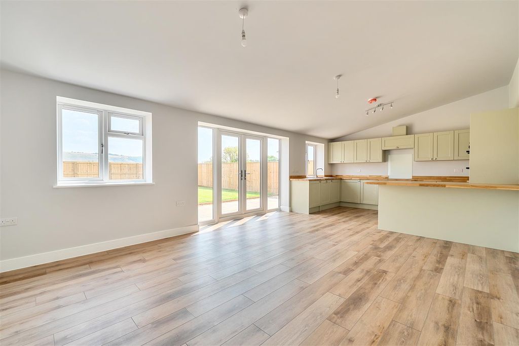 Property photo 3 of 25 1488395-13-6A5A50E565B6E.Jpg