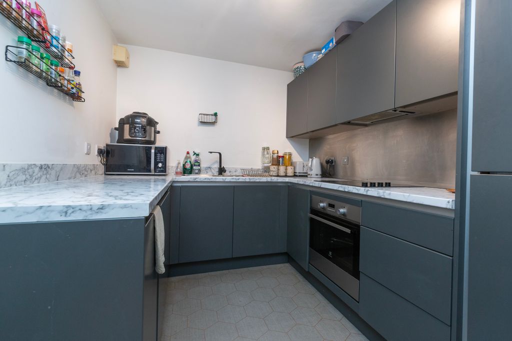 Property photo 2 of 14 Kitchen