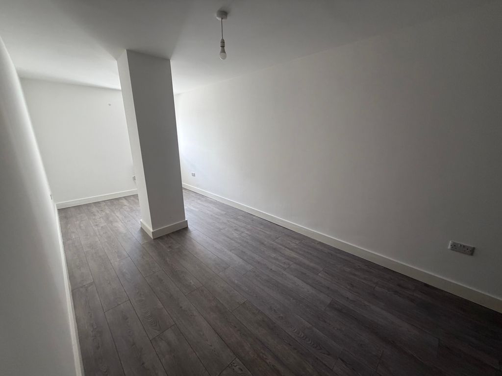 Property photo 3 of 6 Image