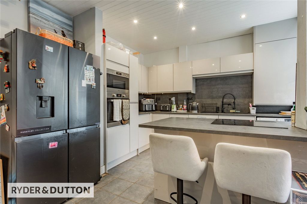 Property photo 1 of 31 Picture No. 18