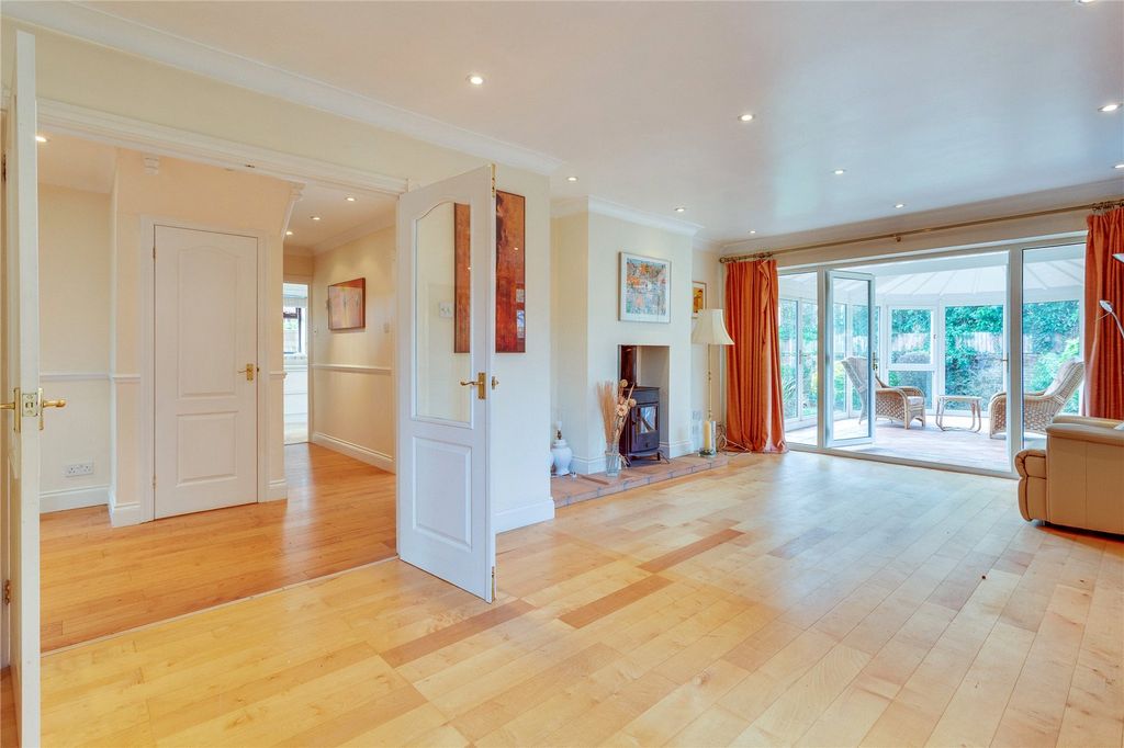 Property photo 2 of 15 Picture No. 27