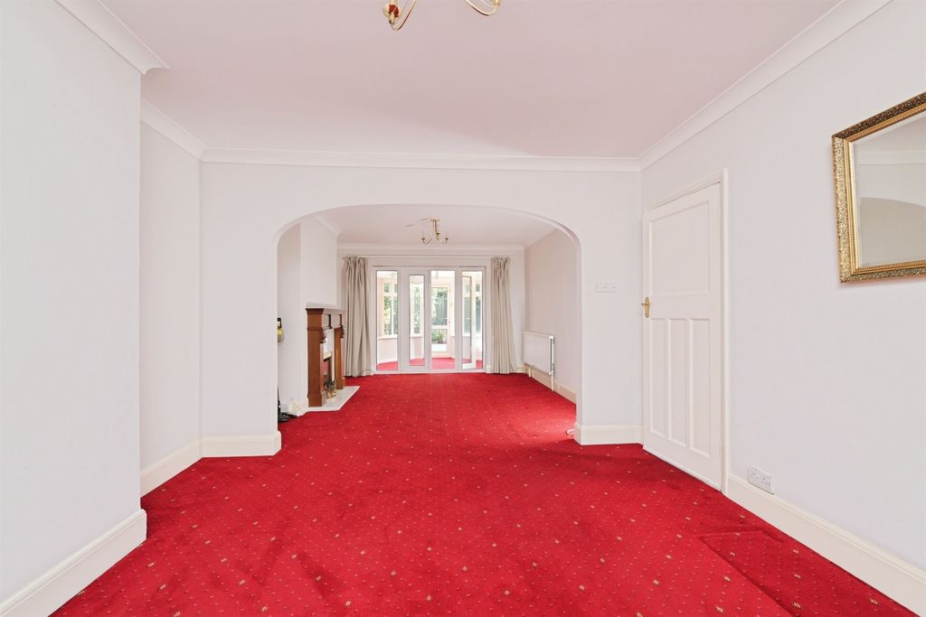 Property photo 2 of 25