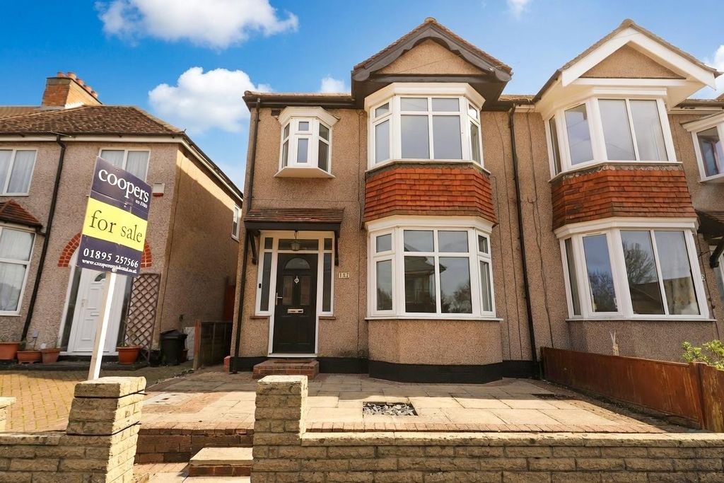 Property photo 1 of 11 External