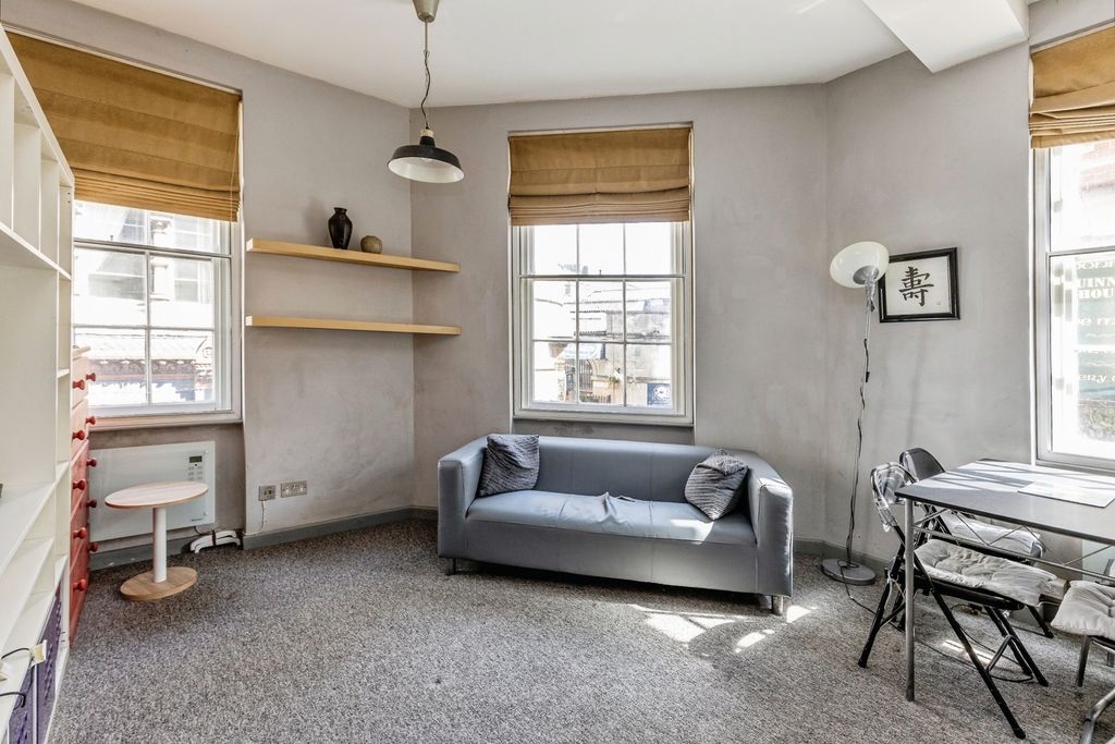 Property photo 3 of 10 Pbox-Img.Jpg