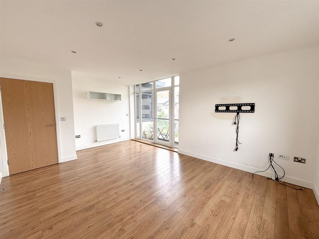 Property photo 2 of 9 4-Img_4561.Jpg