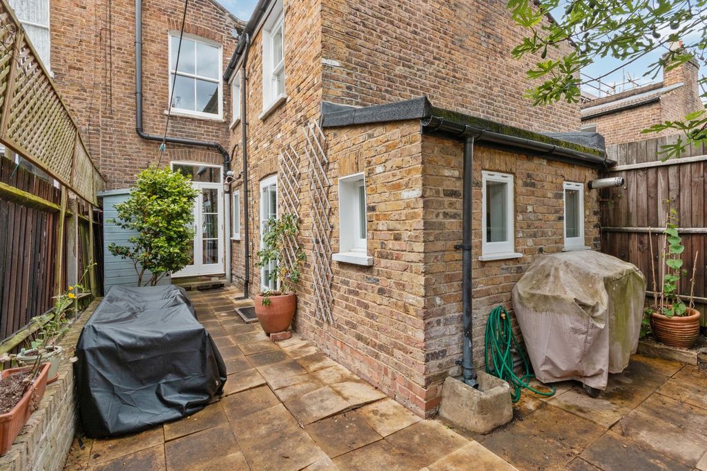 Property photo 3 of 11