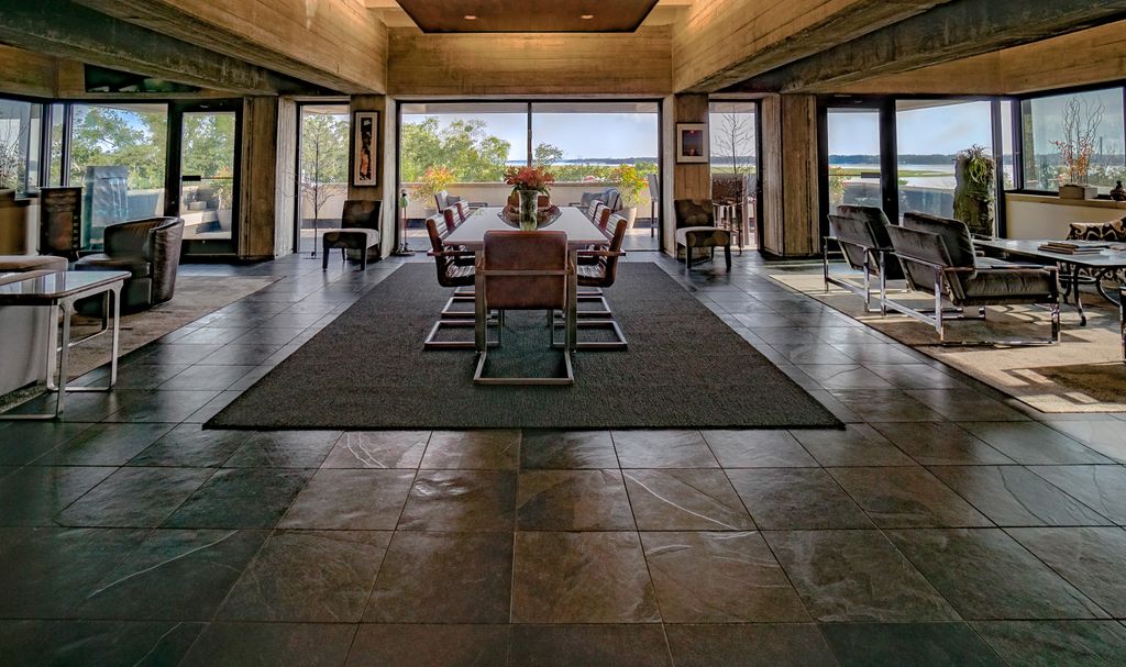 Property photo 2 of 40