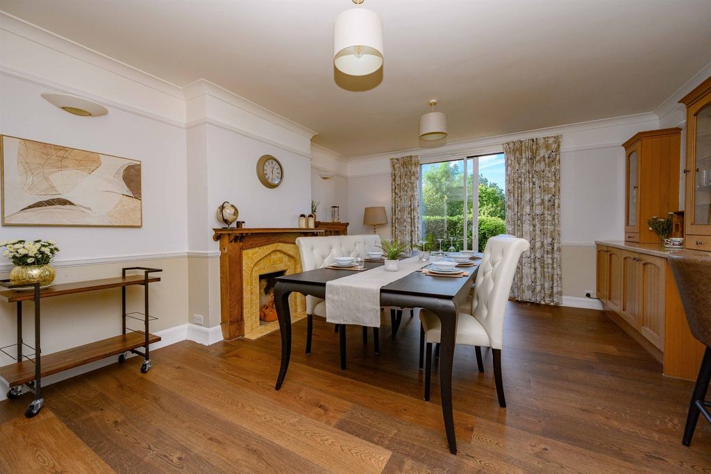 Property photo 3 of 23