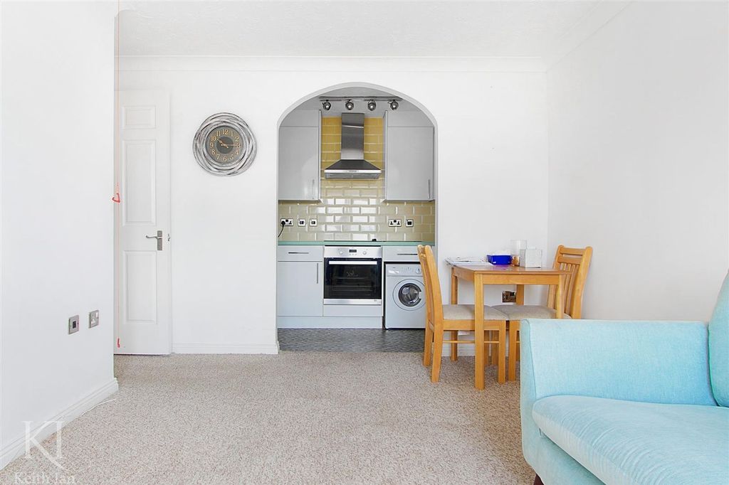 Property photo 3 of 8 Img_5118.Jpg