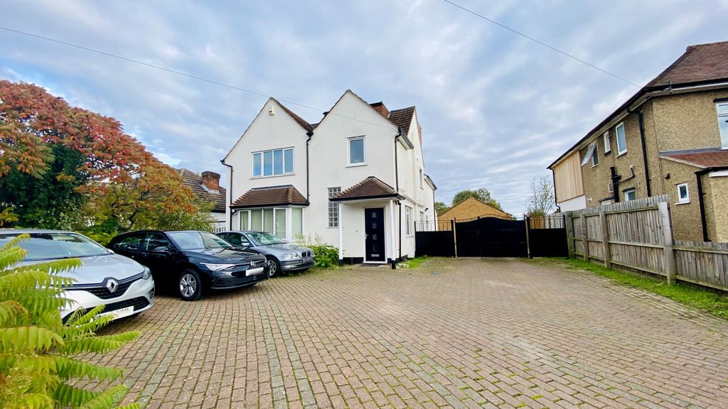 Property photo 1 of 17 6 Bedroom House For Sale On Milton Road, Cambridge, Cb4