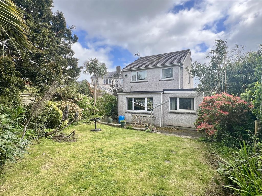 Property photo 2 of 27