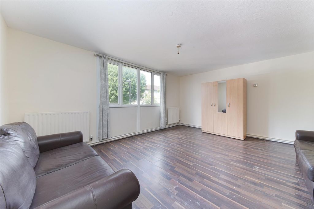 Property photo 3 of 16 Acacia Road, 4--4.Jpg