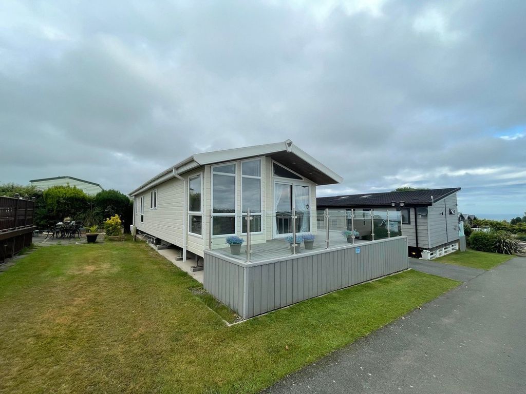 Property photo 2 of 23