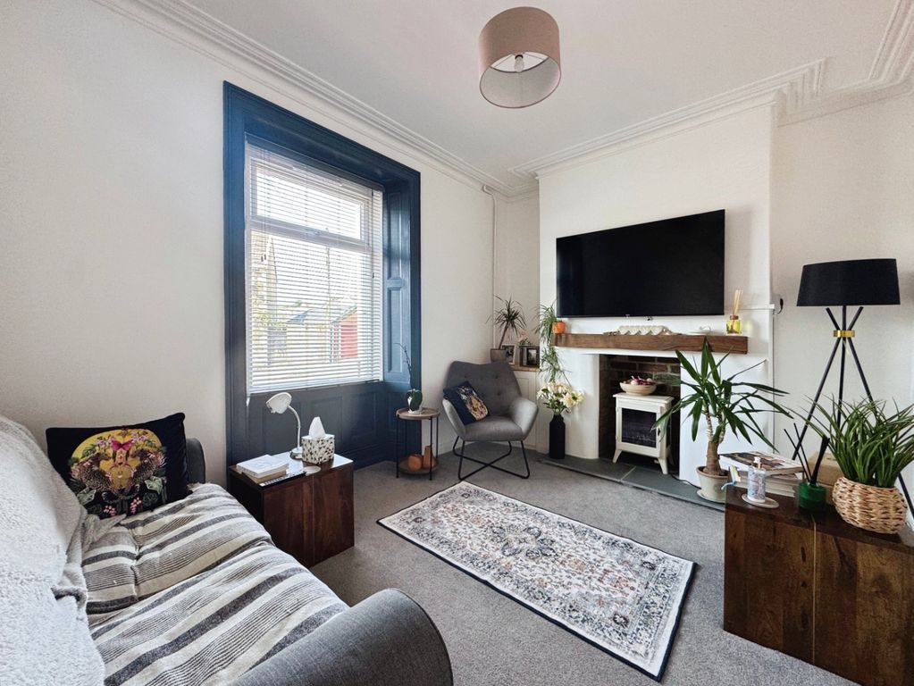 Property photo 2 of 27 5270143