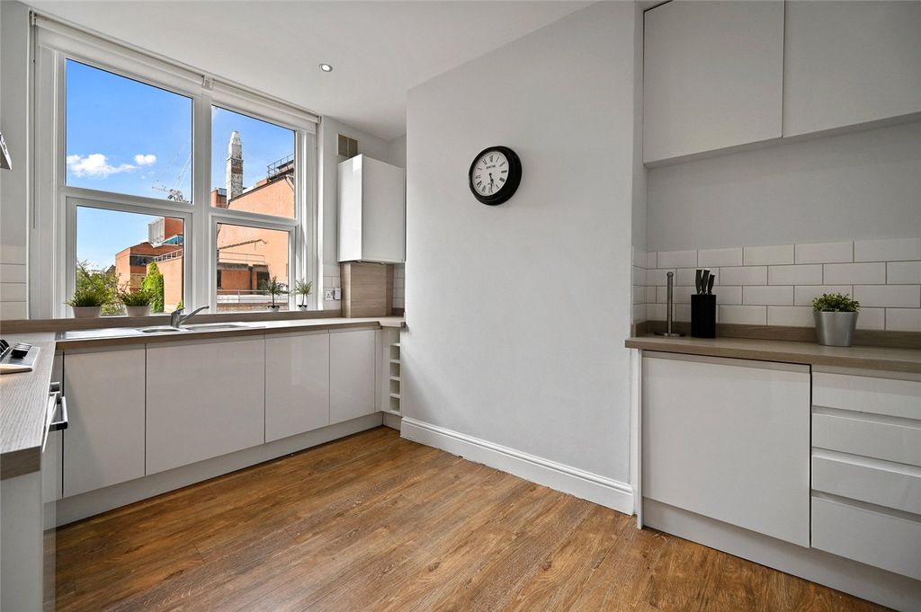 Property photo 2 of 10 Picture No. 08
