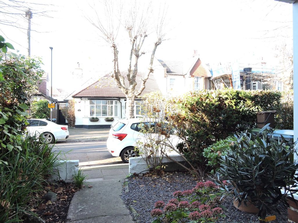 Property photo 2 of 35