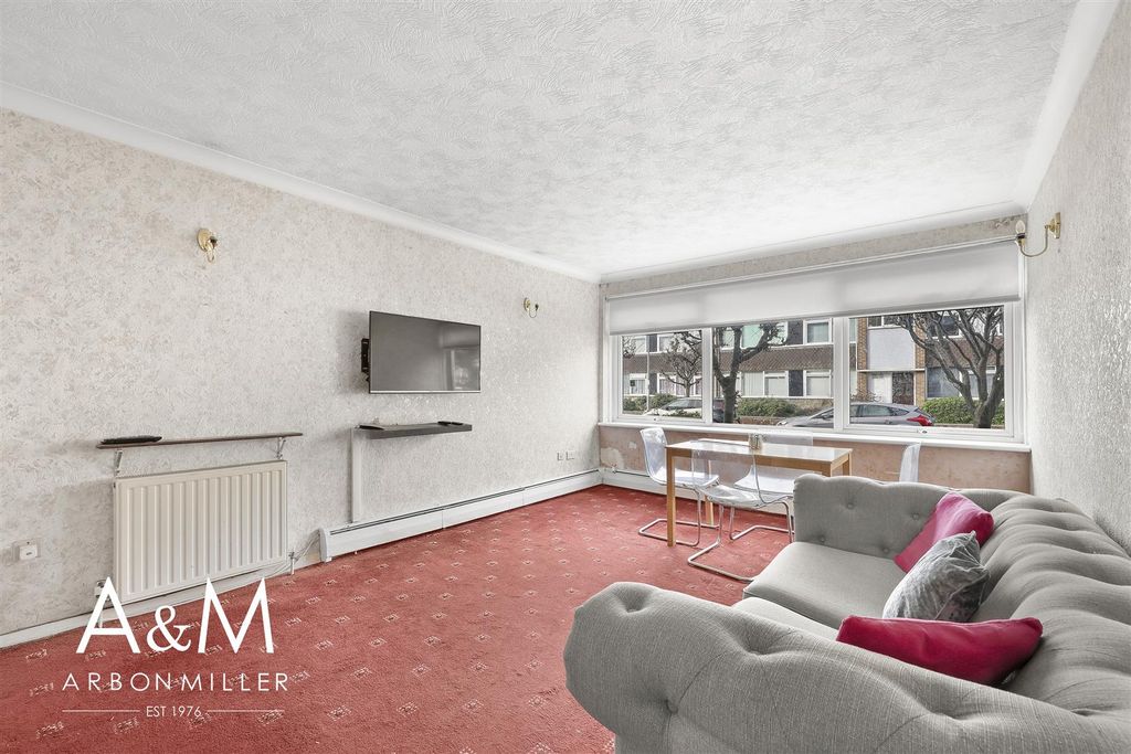 Property photo 2 of 16 4D4A5341.Jpg