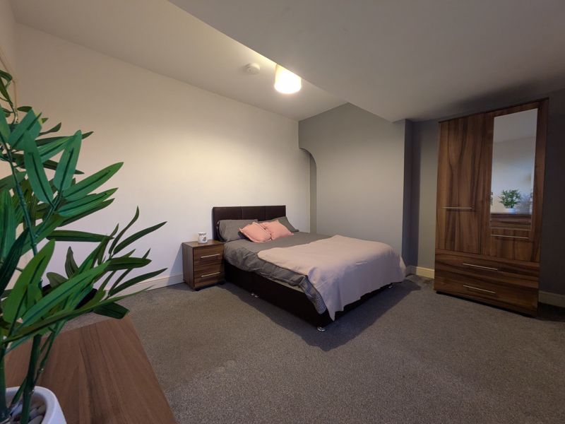 Property photo 1 of 7 Photo 8