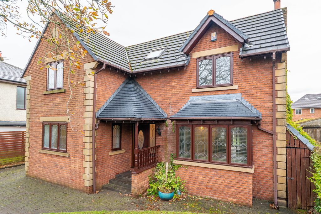 Property photo 2 of 21