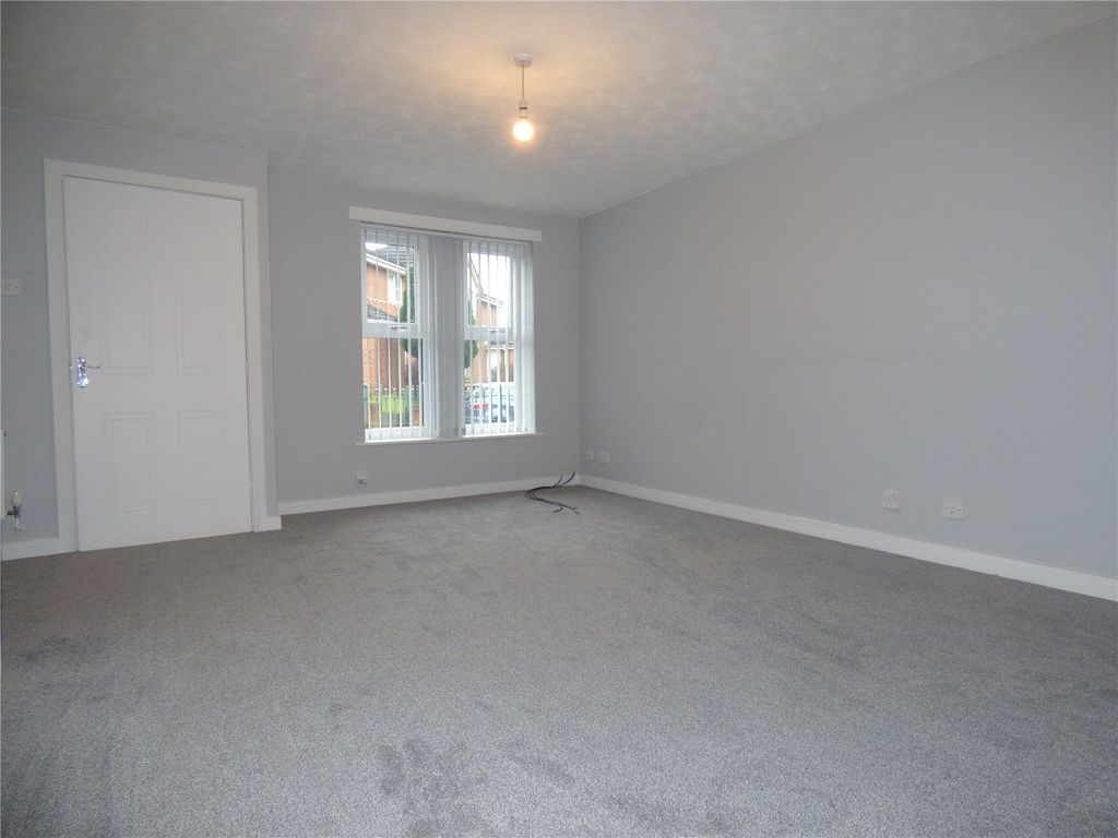 Property photo 2 of 14 Lounge