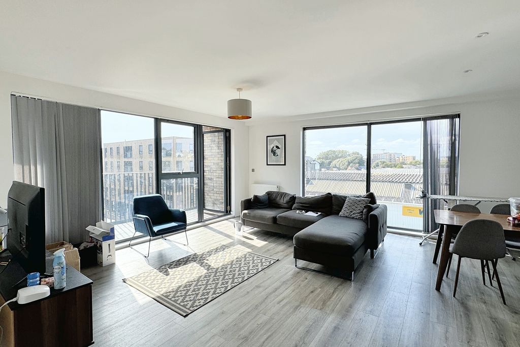 Property photo 1 of 14 Img_4063