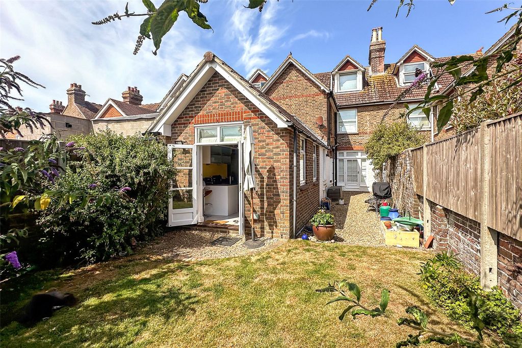 Property photo 3 of 26 Picture No. 27